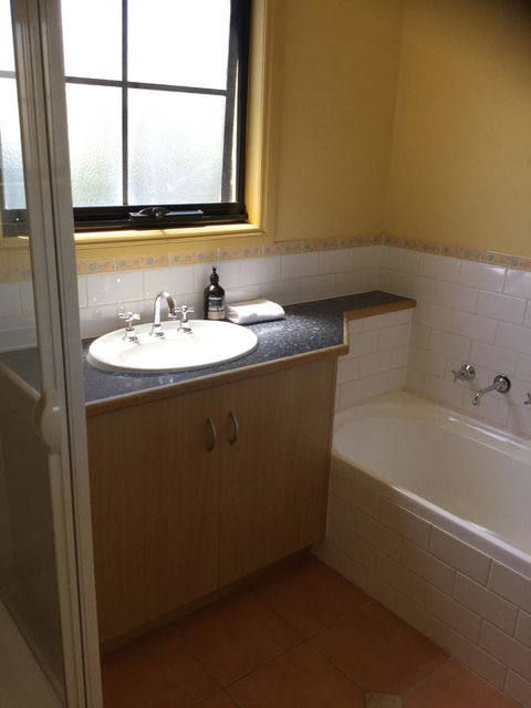 At The Beach Apartments - Accommodation ACT 9