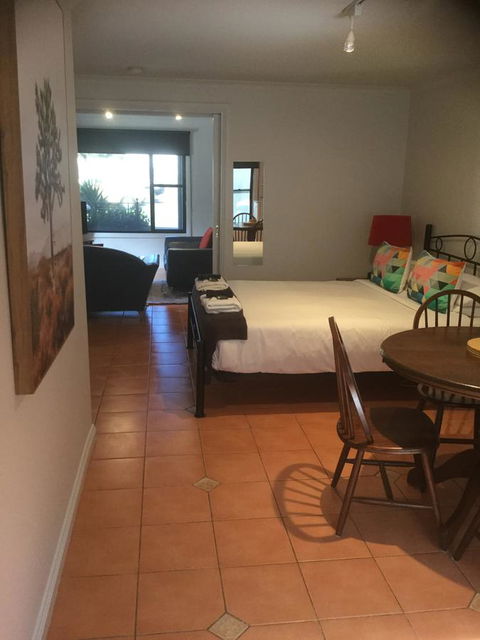 At The Beach Apartments - Accommodation ACT 15