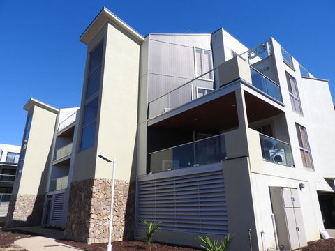 Phillip Island Towers - Accommodation ACT 5