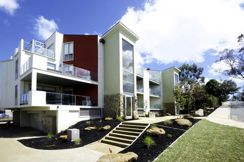 Phillip Island Towers - Accommodation ACT 0