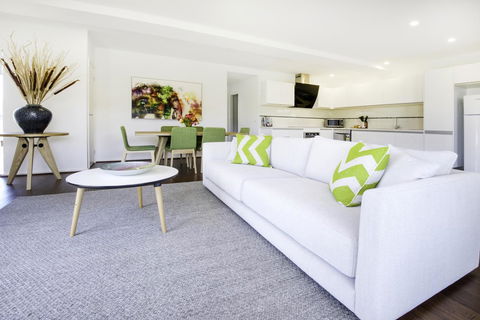 Phillip Island Towers - Accommodation ACT 7