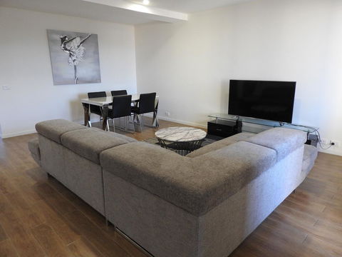Phillip Island Towers - Accommodation ACT 20