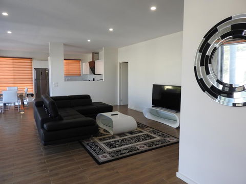 Phillip Island Towers - Accommodation ACT 15