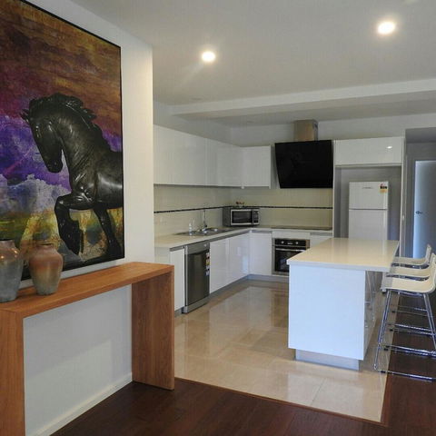 Phillip Island Towers - Accommodation ACT 26