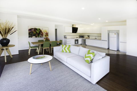 Phillip Island Towers - Accommodation ACT 34