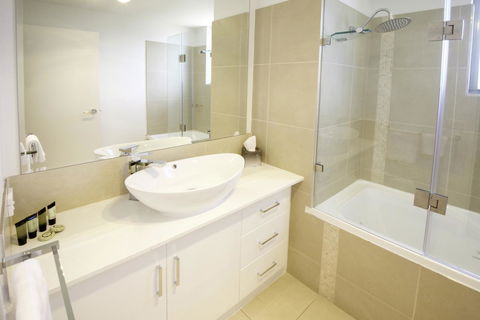 Phillip Island Towers - Accommodation ACT 10