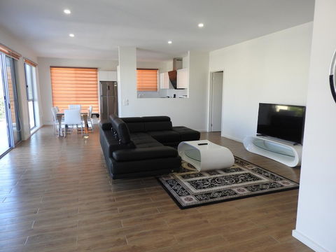 Phillip Island Towers - Accommodation ACT 14