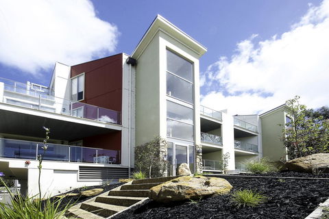 Phillip Island Towers - Accommodation ACT 27