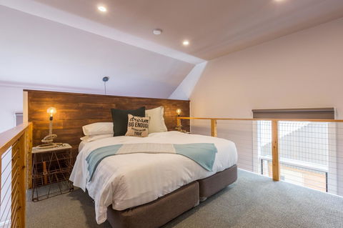 The Old Mechanics - Accommodation ACT 9