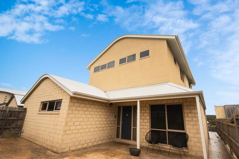 The Pitch - Accommodation ACT 35