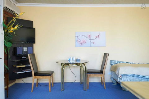 Cottages For Two - Accommodation ACT 12