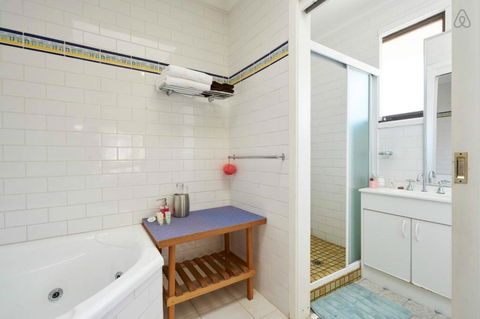 Cottages For Two - Accommodation ACT 13