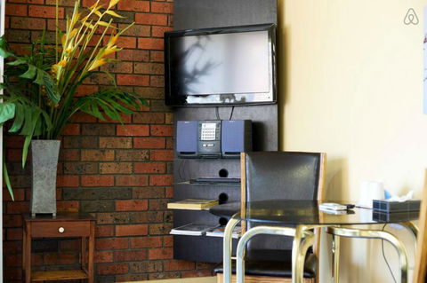 Cottages For Two - Accommodation ACT 16