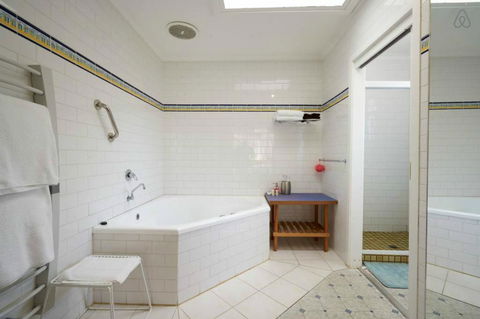 Cottages For Two - Accommodation ACT 14