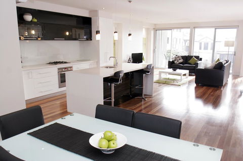 104 On Merri Apartments - Accommodation ACT 7