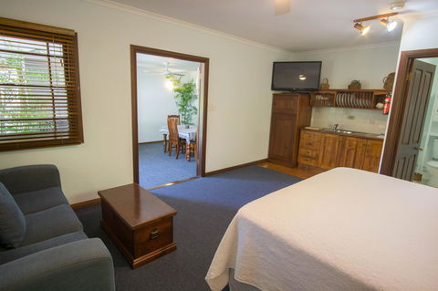 Debbie\'s Place - Accommodation ACT 42