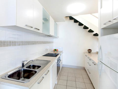 La Mer Sunshine Beachfront - Accommodation ACT 5
