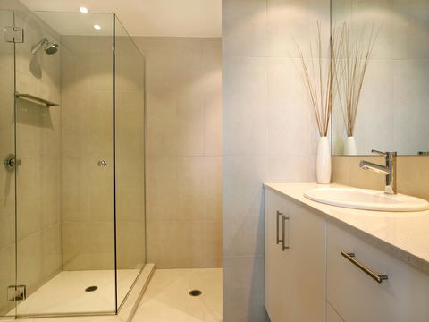 La Mer Sunshine Beachfront - Accommodation ACT 23