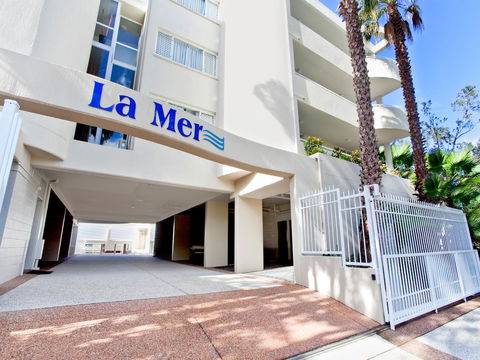 La Mer Sunshine Beachfront - Accommodation ACT 22