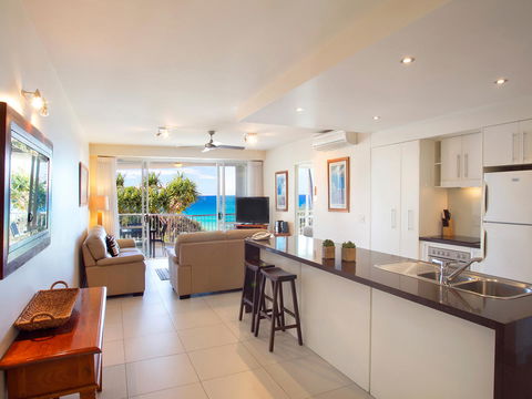 La Mer Sunshine Beachfront - Accommodation ACT 3