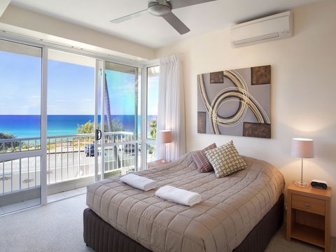 La Mer Sunshine Beachfront - Accommodation ACT 4