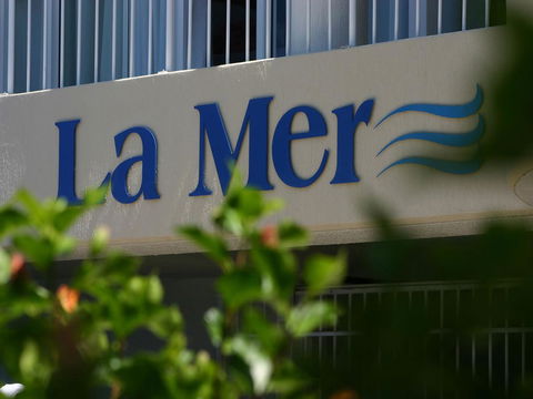 La Mer Sunshine Beachfront - Accommodation ACT 13
