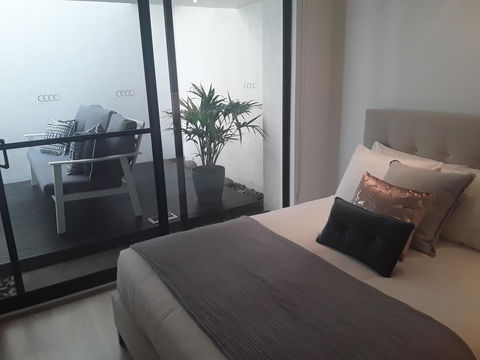 Sunseeker Holiday Apartments - Accommodation ACT 8