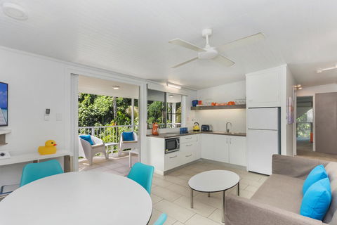 By The Sea Port Douglas - Accommodation ACT 8