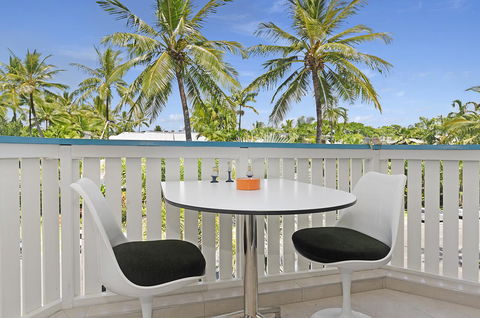 By The Sea Port Douglas - Accommodation ACT 18