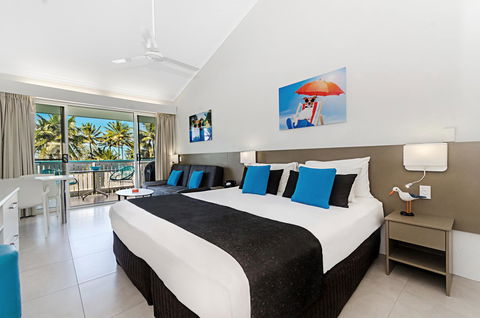 By The Sea Port Douglas - Accommodation ACT 4