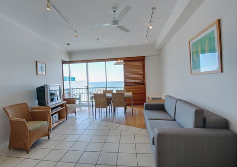 Rolling Surf Resort - Accommodation ACT 41