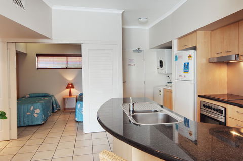 Rolling Surf Resort - Accommodation ACT 19