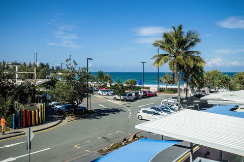Rolling Surf Resort - Accommodation ACT 28
