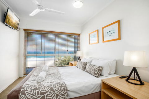 Rolling Surf Resort - Accommodation ACT 12
