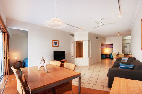 Rolling Surf Resort - Accommodation ACT 37