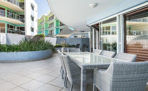 Rolling Surf Resort - Accommodation ACT 1
