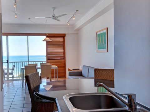Rolling Surf Resort - Accommodation ACT 39
