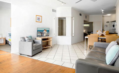 Rolling Surf Resort - Accommodation ACT 27