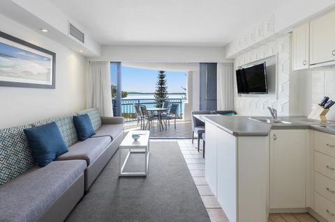 Ramada Resort By Wyndham Golden Beach - Accommodation ACT 24