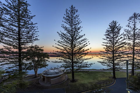 Ramada Resort By Wyndham Golden Beach - Accommodation ACT 36