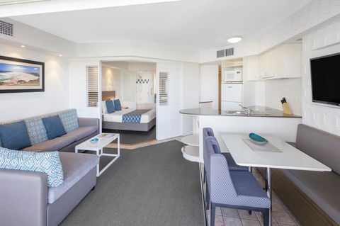 Ramada Resort By Wyndham Golden Beach - Accommodation ACT 13