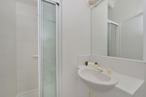 Seascape Holidays At Beachfront Terraces - Accommodation ACT 7