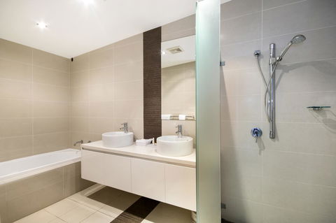 Redvue Holiday Apartments - Accommodation ACT 29