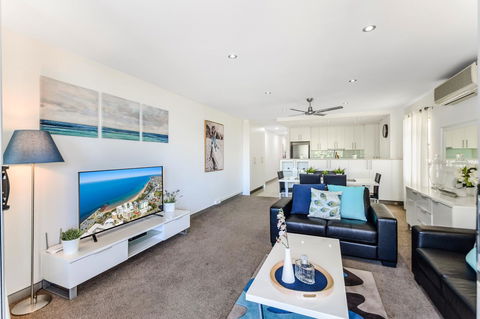 Redvue Holiday Apartments - Accommodation ACT 2