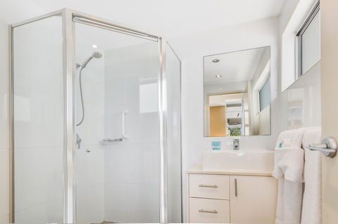 Redvue Holiday Apartments - Accommodation ACT 7