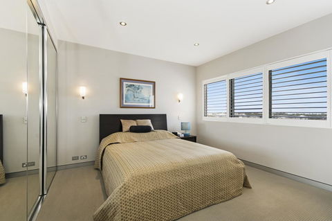 Redvue Holiday Apartments - Accommodation ACT 18