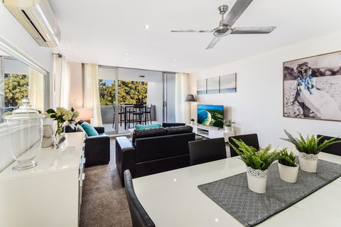 Redvue Holiday Apartments - Accommodation ACT 3
