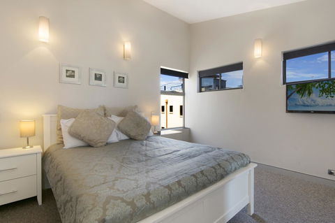 Redvue Holiday Apartments - Accommodation ACT 32