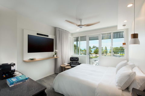 Heart Hotel And Gallery Whitsundays - Accommodation ACT 4