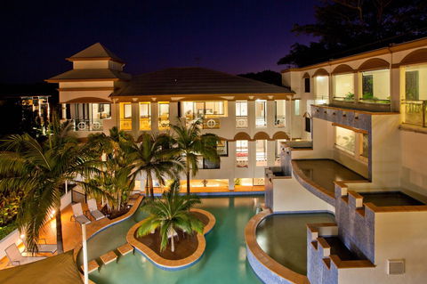Regal Port Douglas - Accommodation ACT 19